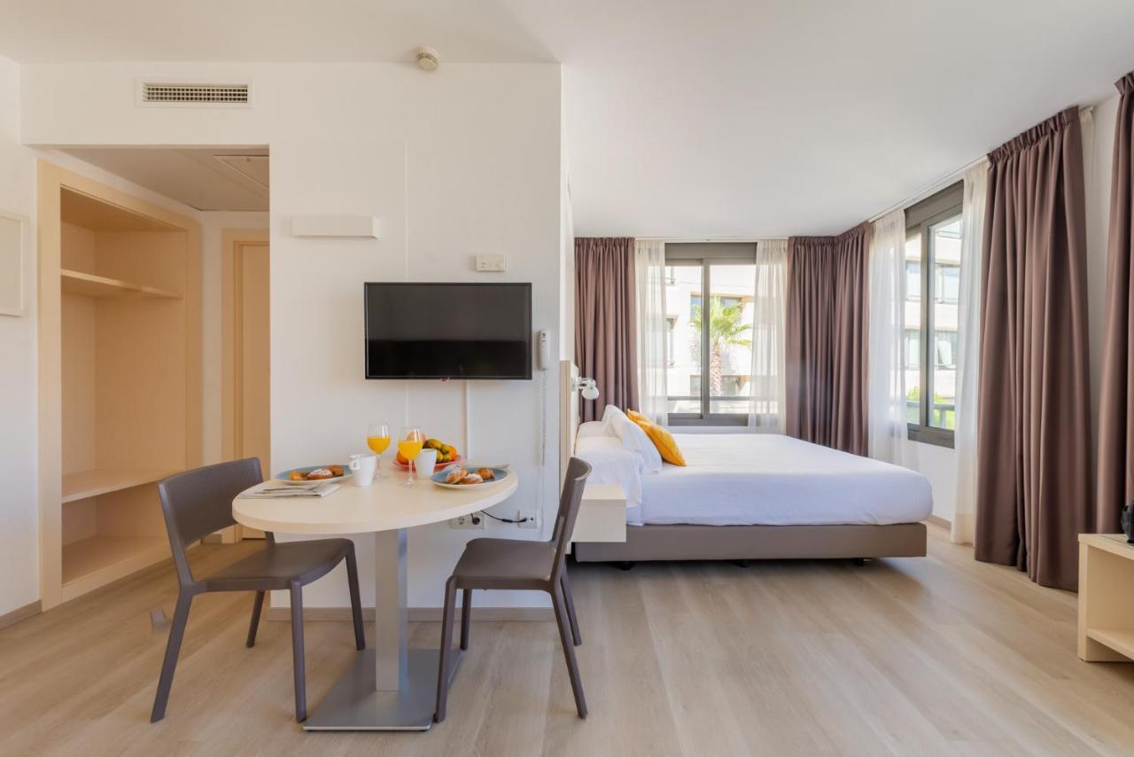 Atenea Park Suites & Apartments Vilanova i la Geltrú Exterior foto