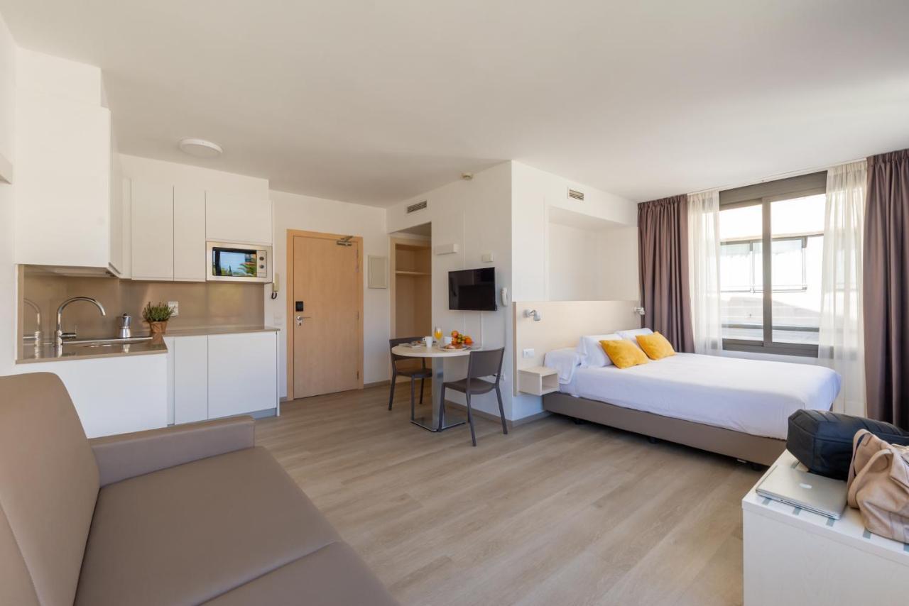 Atenea Park Suites & Apartments Vilanova i la Geltrú Exterior foto