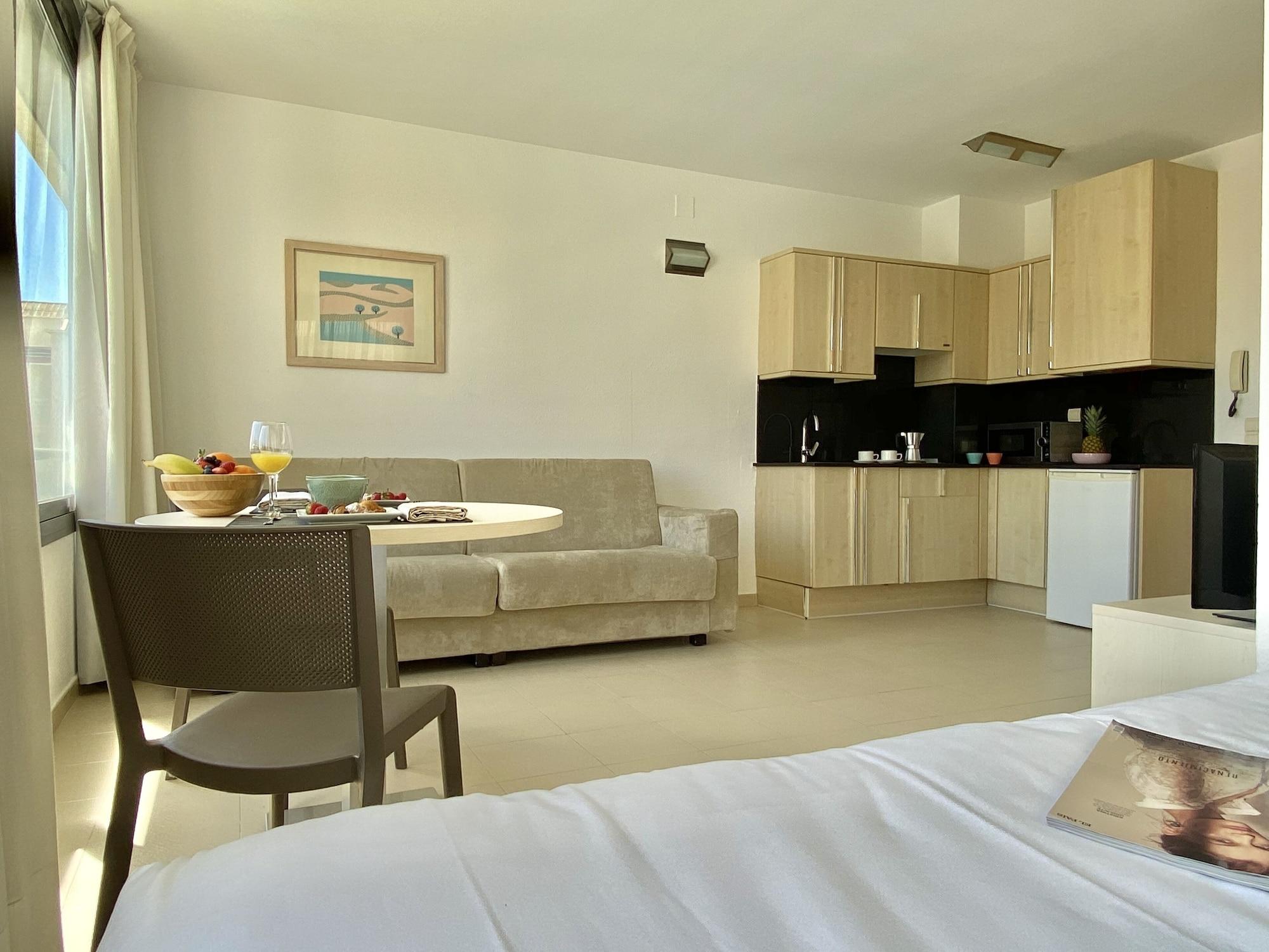 Atenea Park Suites & Apartments Vilanova i la Geltrú Exterior foto
